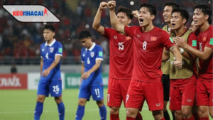 hlv-kim-sang-sik-tro-thanh-kien-truc-su-vi-dai-voi-cu-an-ba-lich-su-cung-bong-da-viet-nam-trong-nam-2025